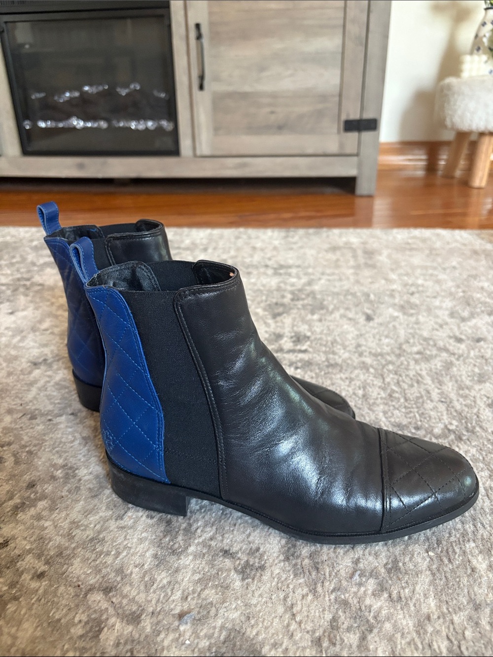 Women’s L.K. Bennett boot with blue trim